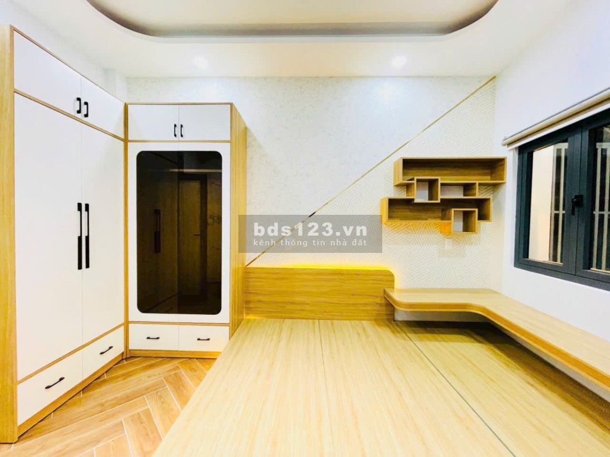 NHÀ MỚI ĐẸP HẺM XE TẢI P7 NGUYỄN VĂN NGHI TẶNG NỘI THẤT ĐẸP SỊN VÀO Ở NGAY CHỈ HƠN 4 TỎI TLCC