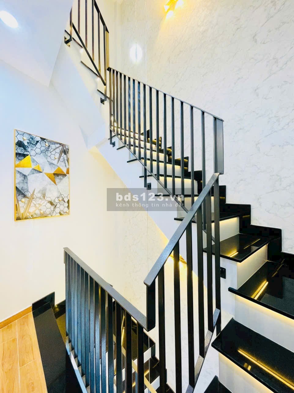 NHÀ MỚI ĐẸP HẺM XE TẢI P7 NGUYỄN VĂN NGHI TẶNG NỘI THẤT ĐẸP SỊN VÀO Ở NGAY CHỈ HƠN 4 TỎI TLCC