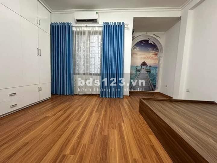 Bán Nhà Gần Đường Giáp Bát, Hoàng Mai 30m, 5 tầng, mt 4m, giá 5.65 tỷ.