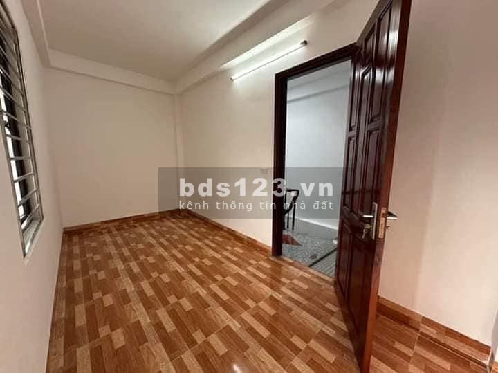 Bán Nhà Gần Đường Giáp Bát, Hoàng Mai 30m, 5 tầng, mt 4m, giá 5.65 tỷ.