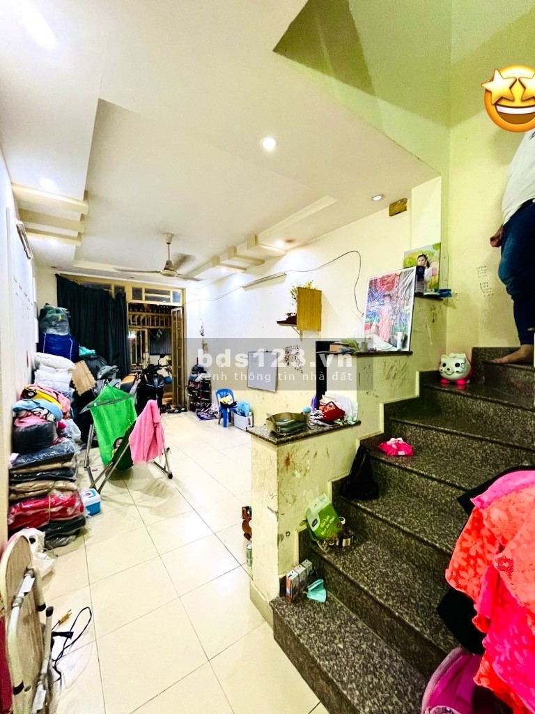 Hạ Sập Sàn Không Còn Hàng Tương Tự, nhà 1 Trệt, 1 Lầu, 2 Phòng Ngủ 2 WC