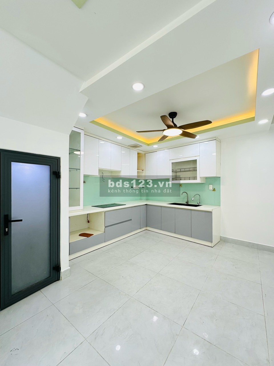 Bán nhà Phan Xích Long Quận Phú Nhuận, Nhà 1 trệt 1 lửng 3 tầng