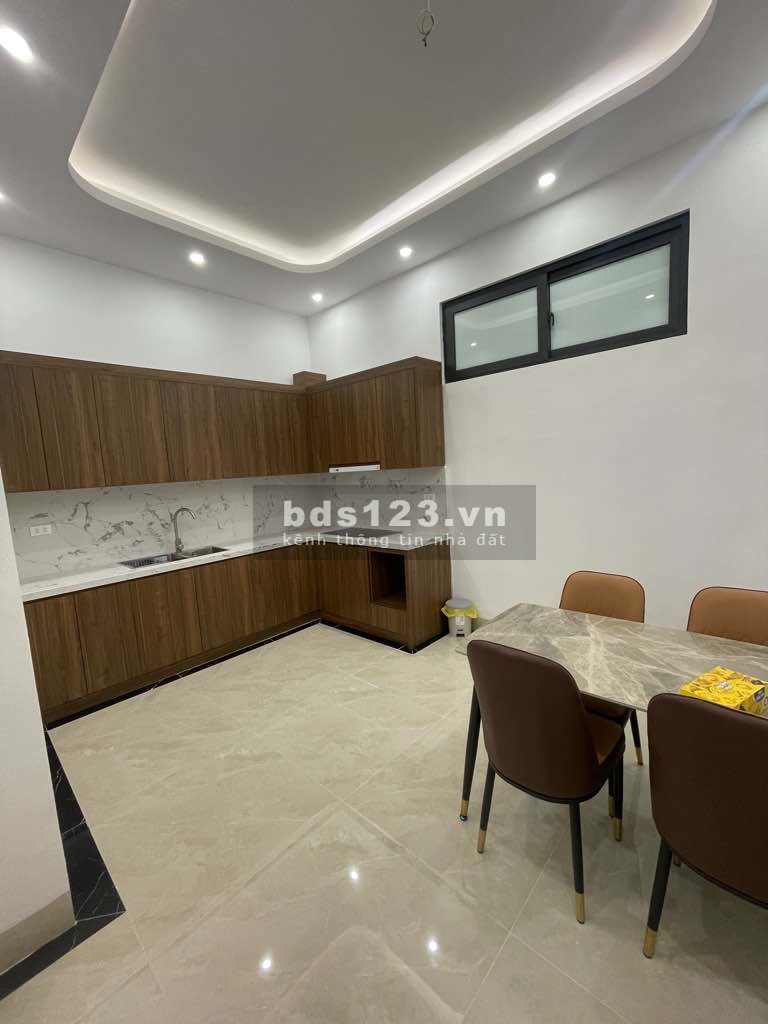 BÁN NHÀ GẤP HỒ TÙNG MẬU - TRUNG TÂM - NGÕ Ô TÔ - DÂN XÂY - 4 TẦNG 3 NGỦ