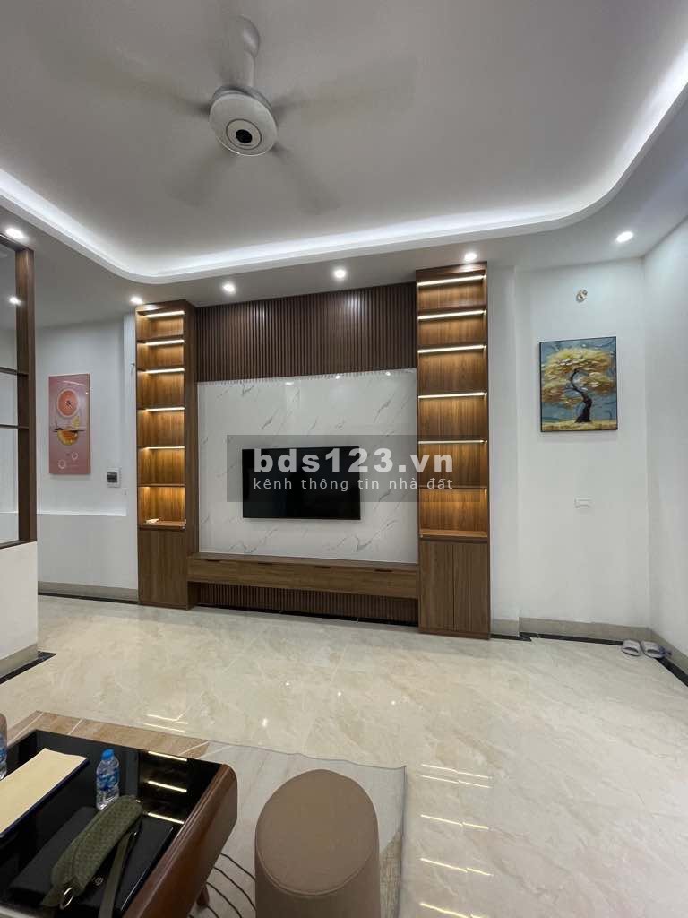 BÁN NHÀ GẤP HỒ TÙNG MẬU - TRUNG TÂM - NGÕ Ô TÔ - DÂN XÂY - 4 TẦNG 3 NGỦ