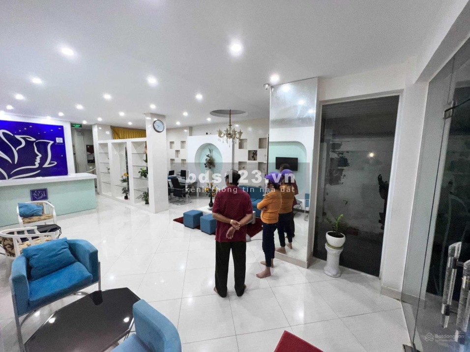CHO THUÊ MẶT BẰNG VỊ TRÍ ĐẸP GÓC 2 MẶT TIỀN PHẠM NGỌC THẠCH HIỆN TRẠNG : 1 TRỆT 2 LẦU, 3 WC