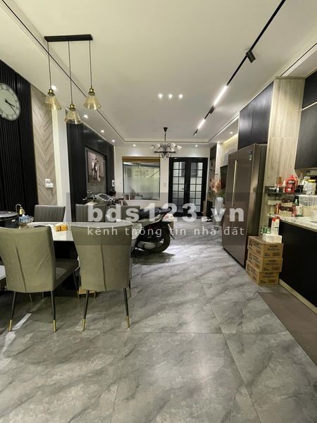 BÁN NHÀ QUÁN THÁNH - BA ĐÌNH 44m2, 5 TẦNG MẶT TIỀN 4,5M GIÁ BÁN CHỈ 11,5tỷ
