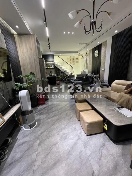 BÁN NHÀ QUÁN THÁNH - BA ĐÌNH 44m2, 5 TẦNG MẶT TIỀN 4,5M GIÁ BÁN CHỈ 11,5tỷ