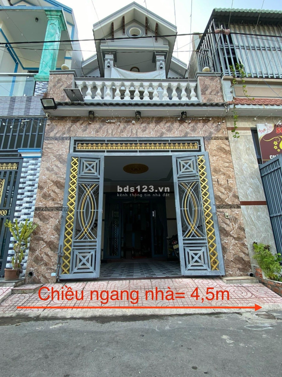 Bán Gấp Nhà Mặt Tiền KInh doanh Ngay chợ Bình Chánh