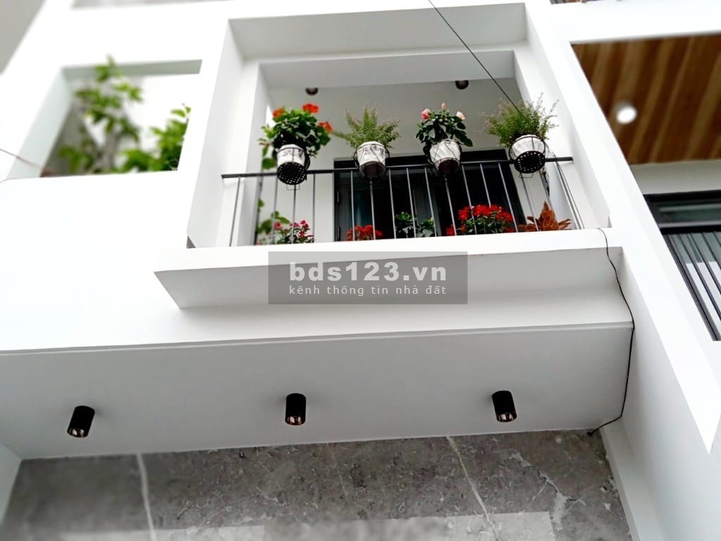 BÁN NHÀ GÒ VẤP NGUYỄN VĂN LƯỢNG 64M2 2 LẦU XE, HƠI VÀO NHÀ KHU PHÂN LÔ GIÁ TỐT.