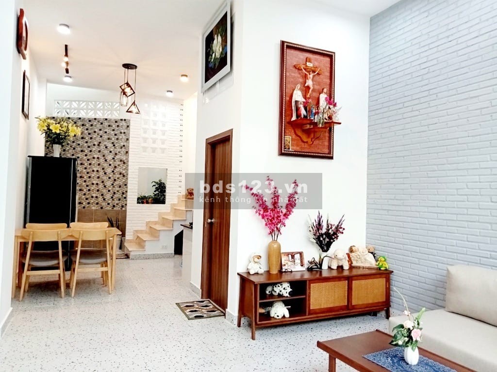 BÁN NHÀ GÒ VẤP NGUYỄN VĂN LƯỢNG 64M2 2 LẦU XE, HƠI VÀO NHÀ KHU PHÂN LÔ GIÁ TỐT.