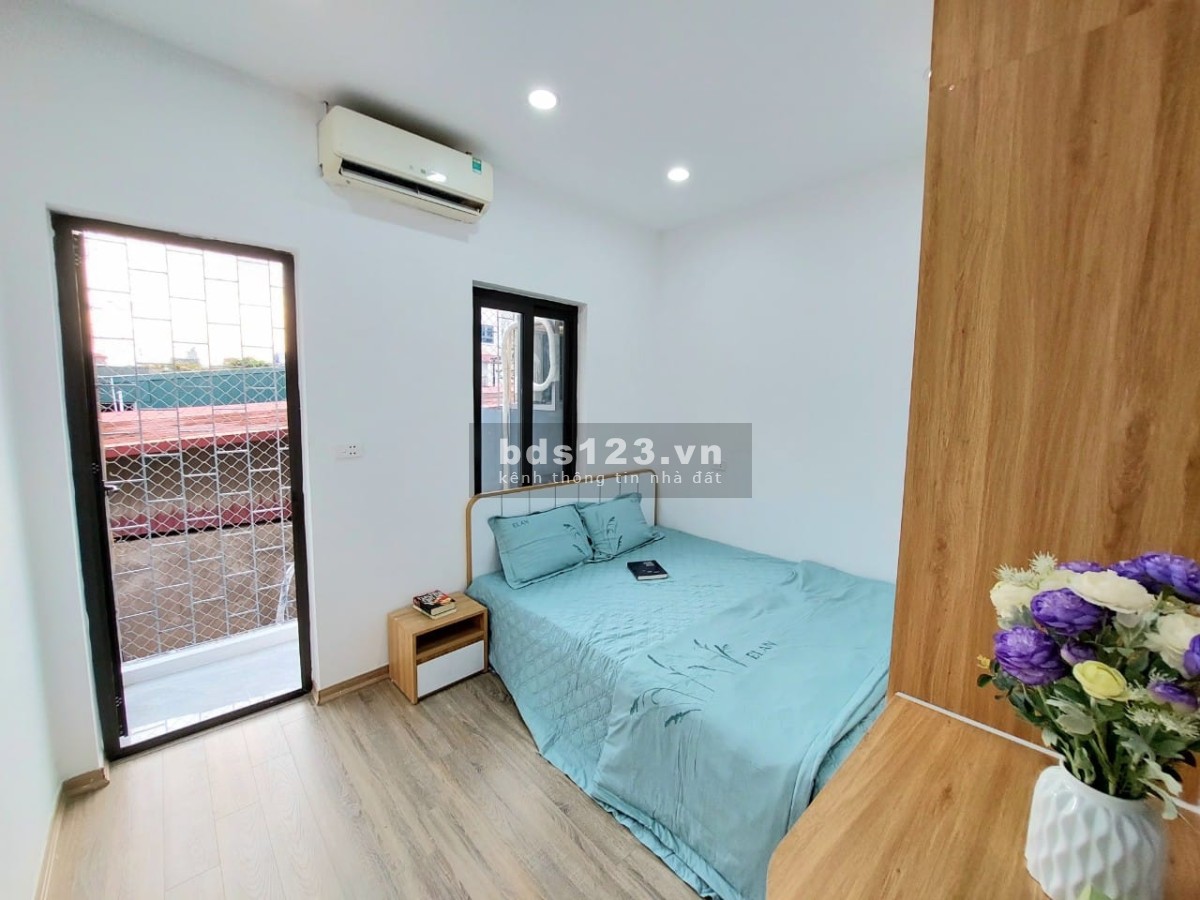 Bán Nhà Gần Đường Yên Lạc, Hai Bà Trưng 65m, giá 2,35 tỷ.