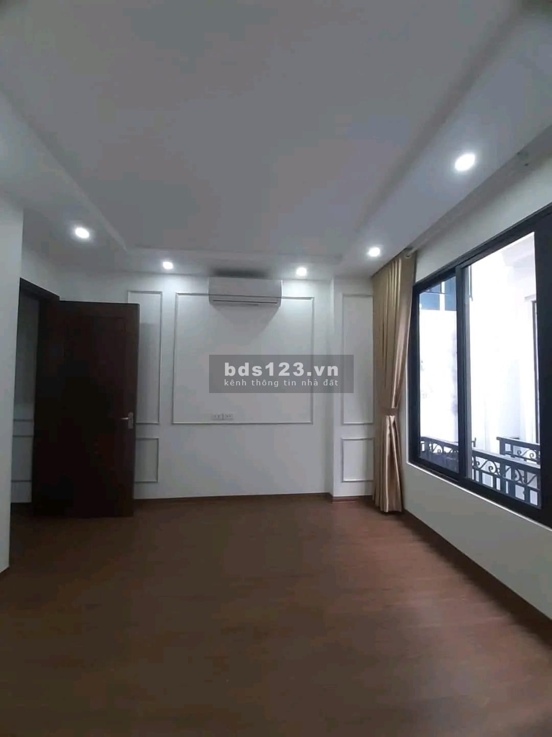 BÁN NHÀ HOÀNG HOA THÁM - BA ĐÌNH - GIÁ 6.5TỶ