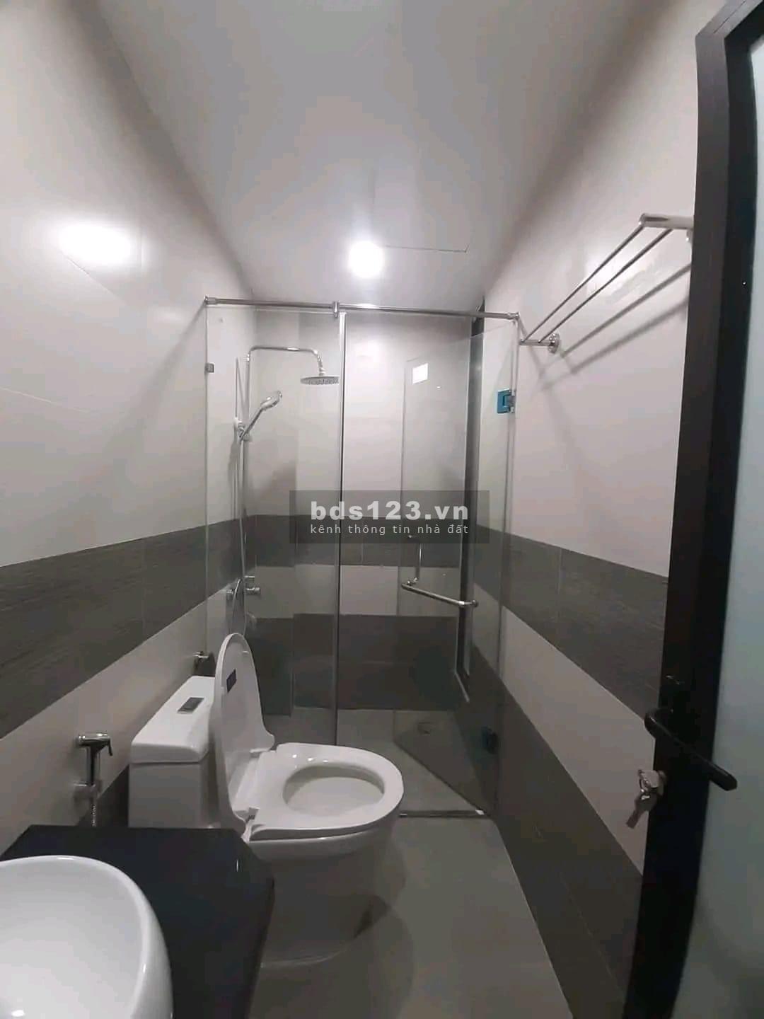 BÁN NHÀ HOÀNG HOA THÁM - BA ĐÌNH - GIÁ 6.5TỶ