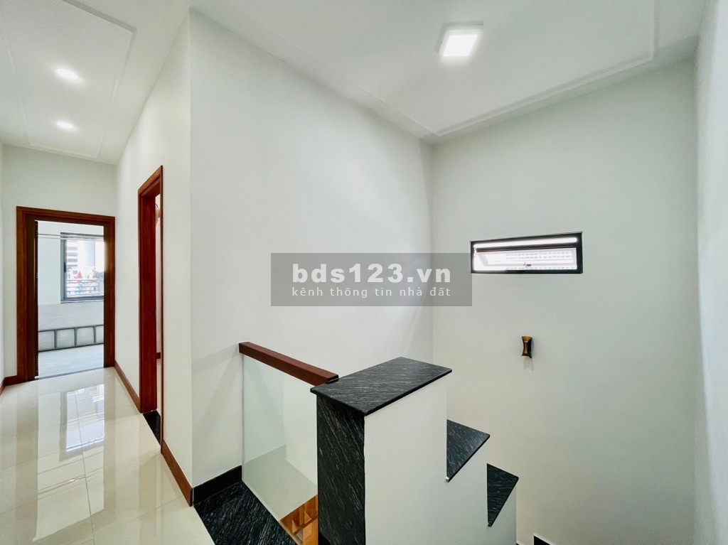 Bán Nhà HXT, 2 Tầng BTCT Siêu Đẹp, Full Nội Thất, 4 x 13m, P.8 Gò Vấp. Chỉ 5.4 Tỷ