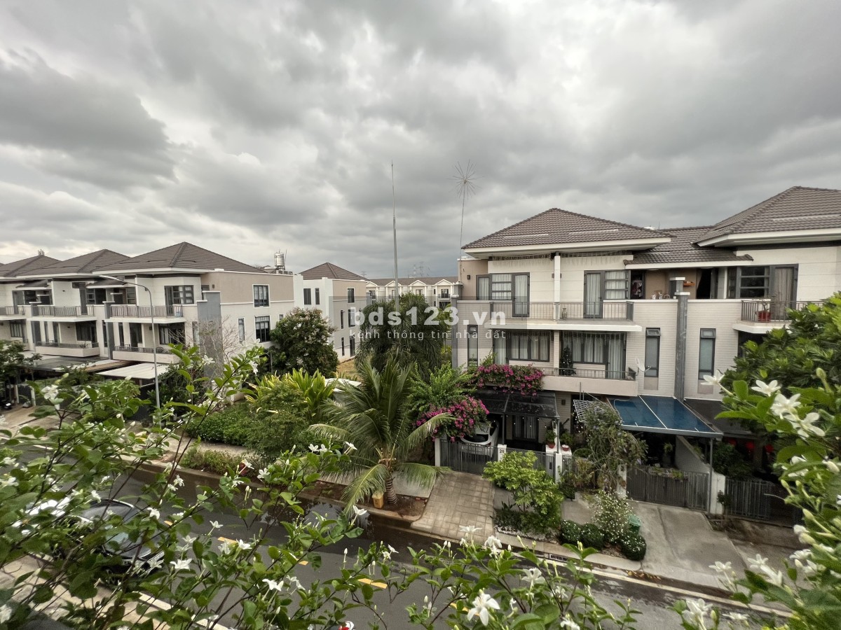 CHỈ 12,2 TỶ_ BIỆT THỰ HỒ CÁ KOI KDC LAVILA, nội thất cc, khu compound, đủ tiện ích nội khu