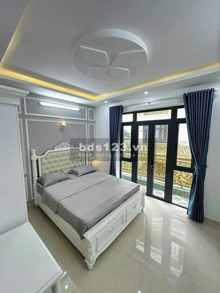 Bán nhà 2 mặt tiền HXH phố bùi Viện. DTS 81m2. 3 lầu. HDT 30tr/tháng