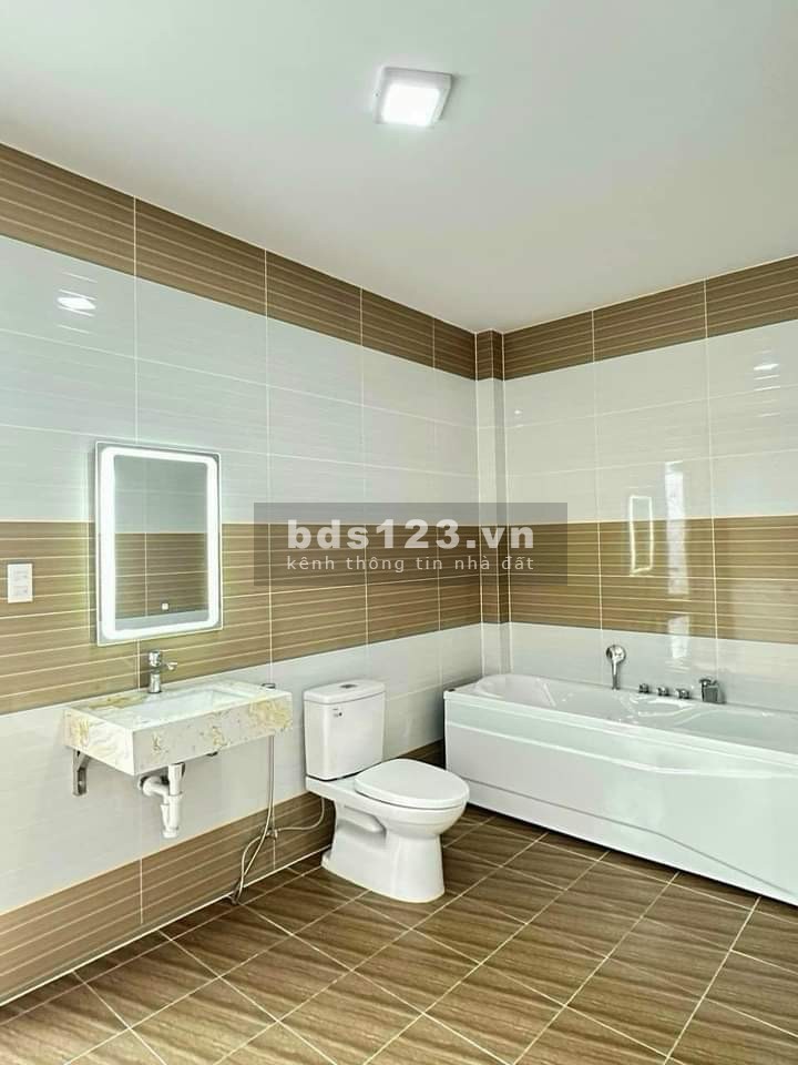 Bán nhà 2 mặt tiền HXH phố bùi Viện. DTS 81m2. 3 lầu. HDT 30tr/tháng