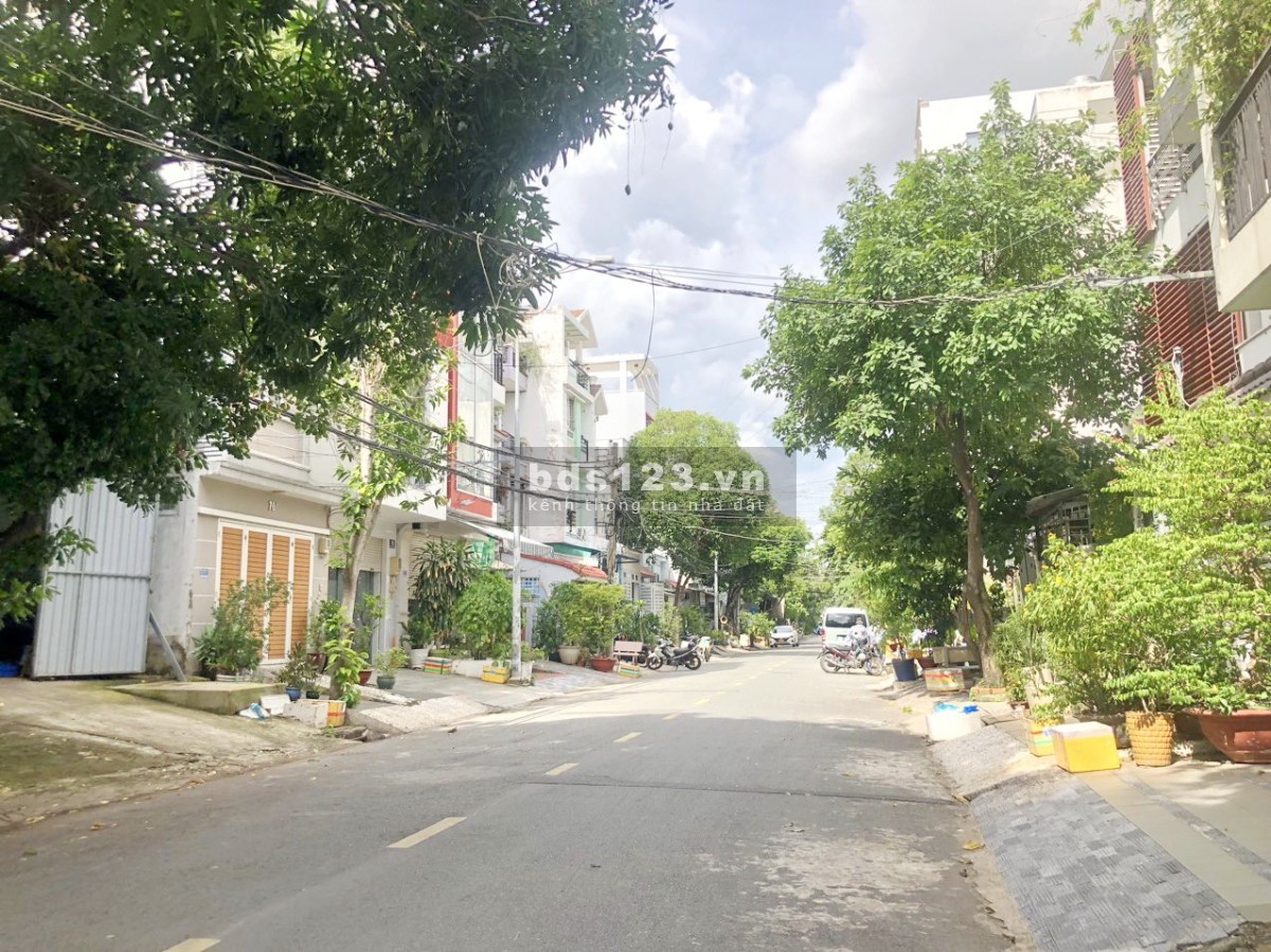 Cần bán nhà mặt tiền đường số 21, DT: 3x17, nhà cấp 4, phía sau 1 lầu