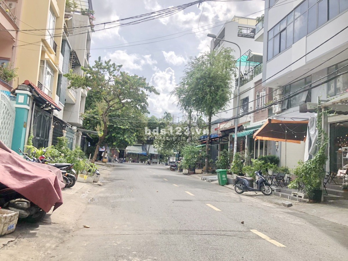 Cần bán nhà mặt tiền đường số 21, DT: 3x17, nhà cấp 4, phía sau 1 lầu