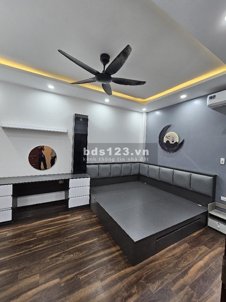 Bán nhà Bồ Đề 44 m 5 tầng ngõ thông ô tô Nhà mới đẹp ở luôn