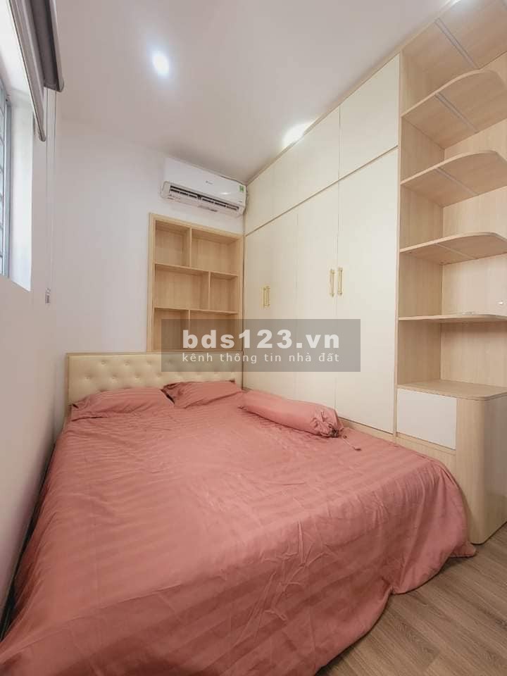 Bán Nhà View Mặt Phố Thanh Nhàn, Hai Bà Trưng, 110m, giá 3.15 tỷ.