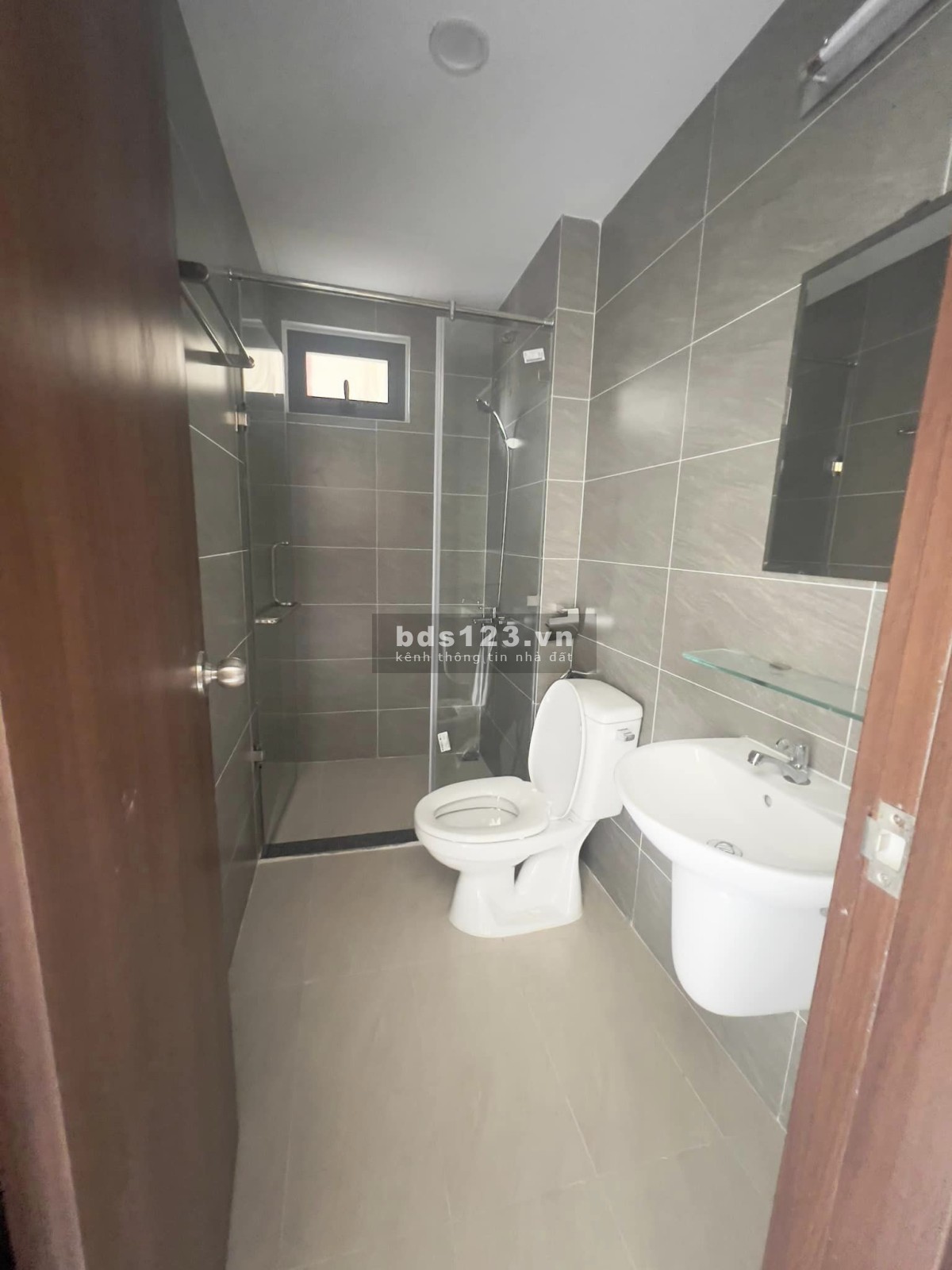 BÁN SHOPHOUSE 1TRỆT 1LẦU 2PN 3WC PHẠM THẾ HIỂN P6 Q8 DT 151M2 GIÁ 5TỶ7 - Lh: 038 573- 2612