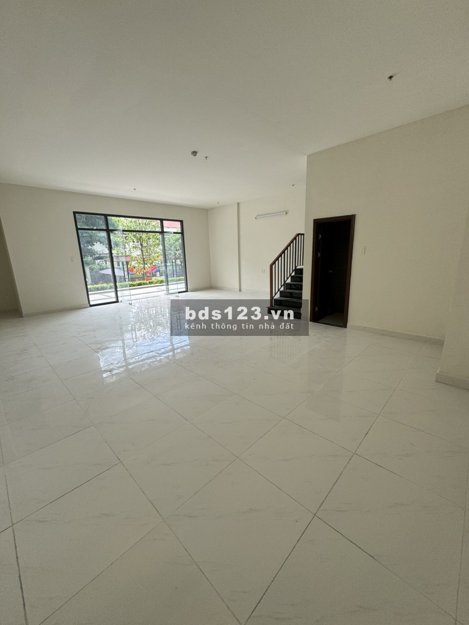 Cho thuê nhà mặt tiền Phạm Thế Hiển 1T1L 2PN 3WC, DT:151m2 Giá thuê 15triệu/tháng (LH:0933437730)