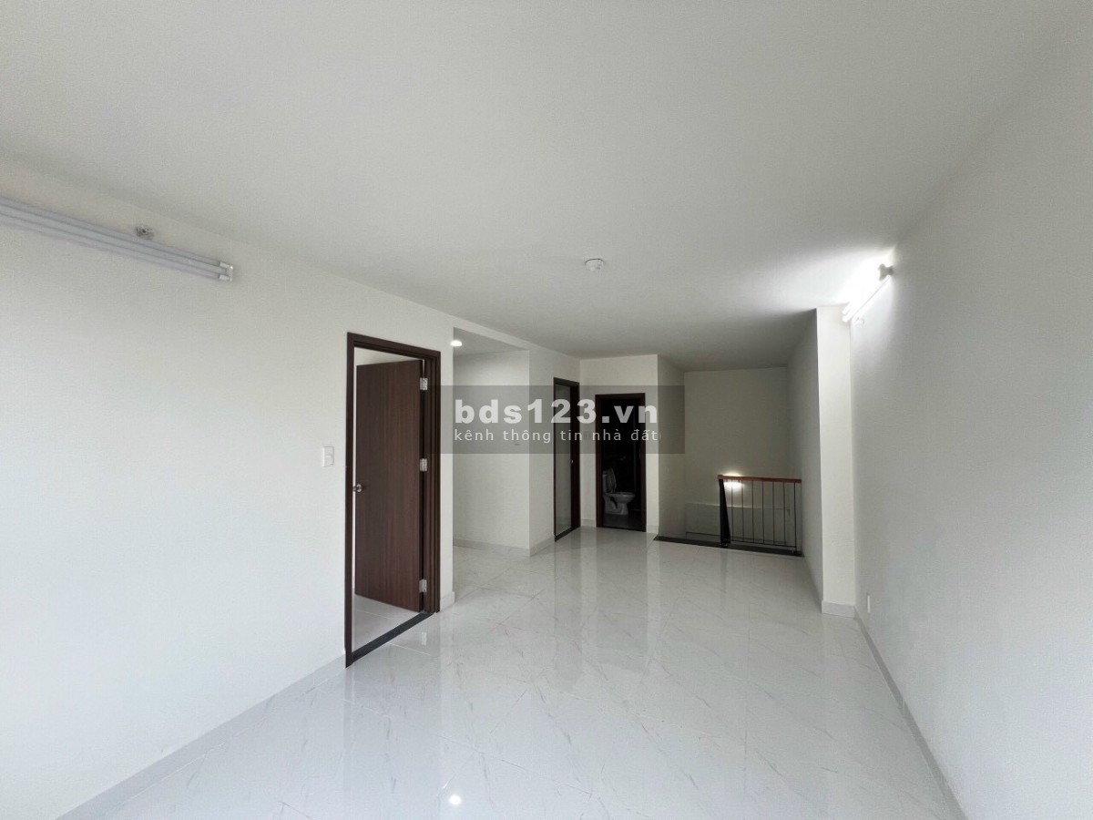 Bán nhà 1Trệt 1Lầu 2PN3WC đường Phạm Thế Hiển P6 Q8 SHR DT:151m2 chỉ 40TR/m2 (LH:0933437730)