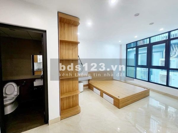 NHÀ ĐẸP 8 TẦNG – THANG MÁY – GẦN CHỢ - KHU VỰC KINH DOANH SẦM UẤT