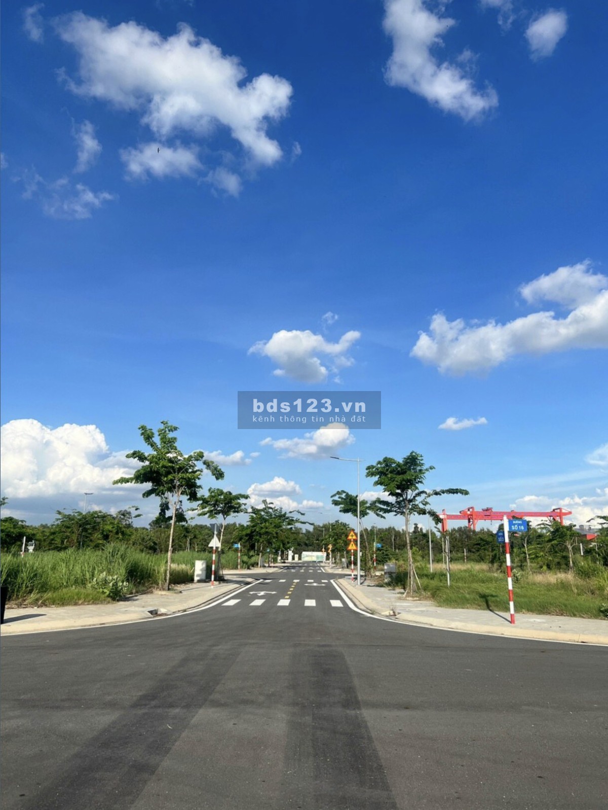 Đất ngộp chủ nhà cắt lỗ 350tr ngay Bình Chánh đầu Đức Hòa tỉnh Long An