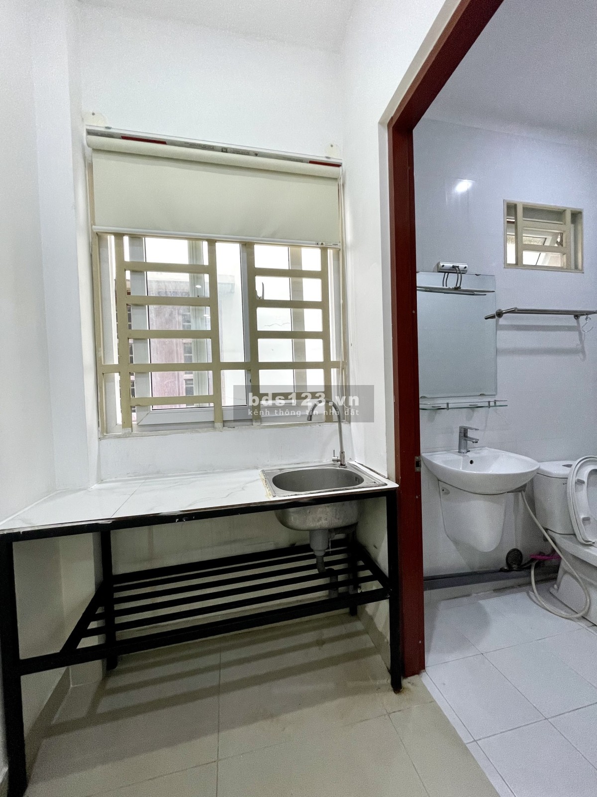 Cho thuê studio full nội thất ngay chân cầu Sài Gòn giao Trần Não