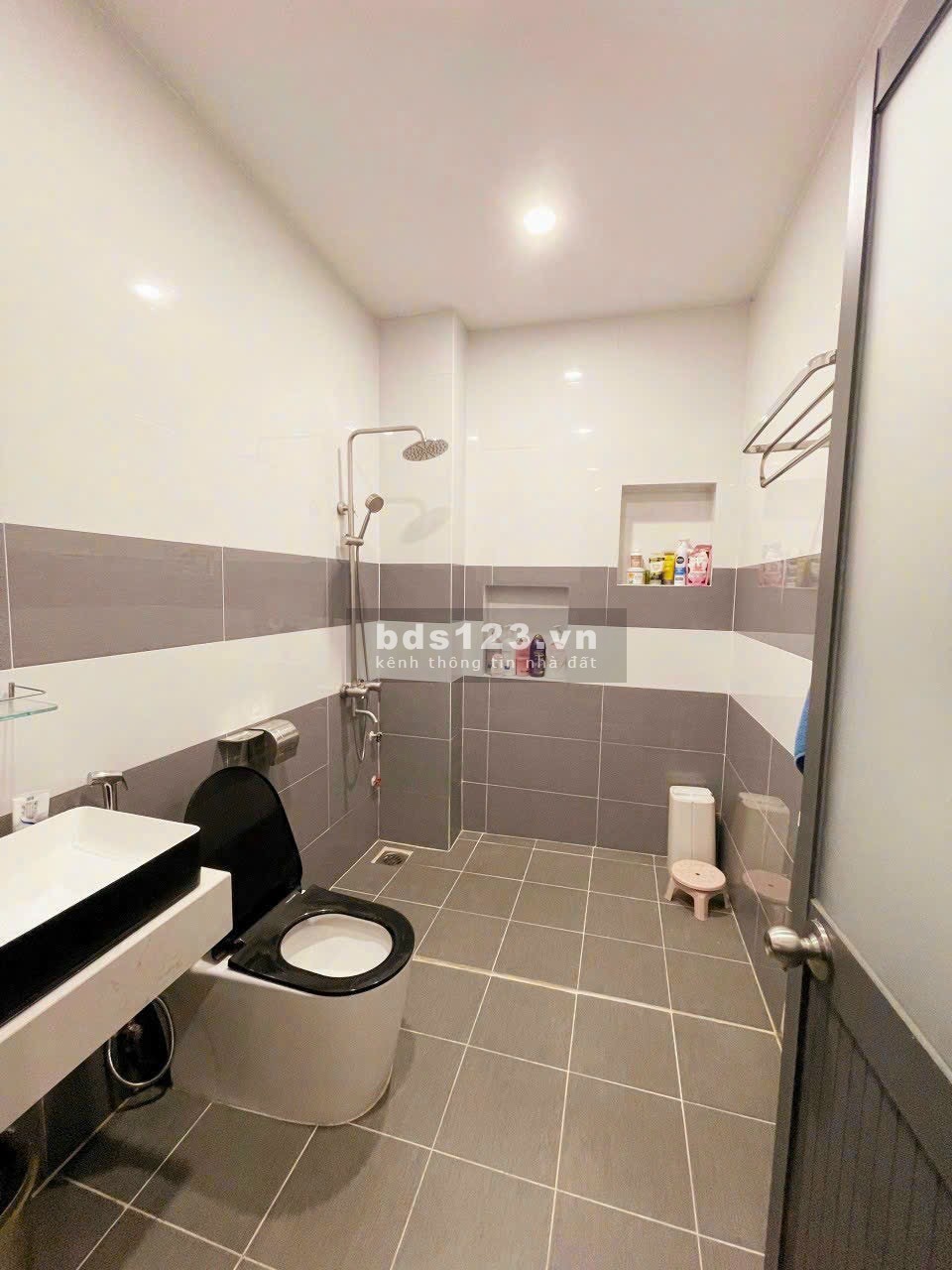 Bán nhà đẹp hai lầu tại cù lao phố phường Hiệp Hoà