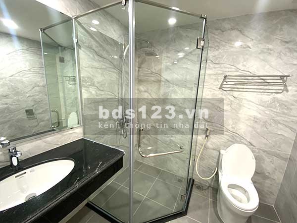 Bán Gấp Tòa Văn Phòng 8 Tầng Mặt Vườn Hoa Tôn Thất Thuyết- Dịch Vọng Hậu. DT 146m2. Giá 85 TỶ