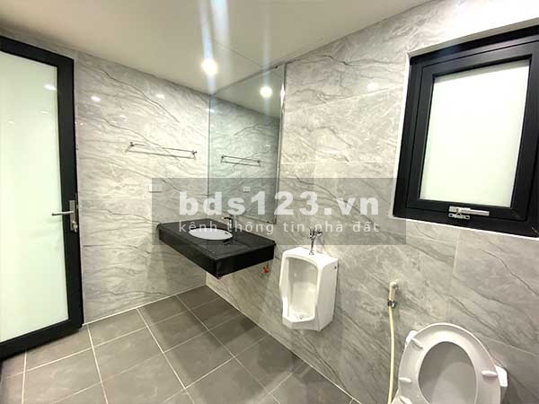 Bán Gấp Tòa Văn Phòng 8 Tầng Mặt Vườn Hoa Tôn Thất Thuyết- Dịch Vọng Hậu. DT 146m2. Giá 85 TỶ