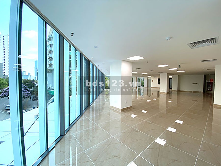 Cho Thuê Tòa Văn Phòng VIP 11 Tầng MP Trần Thái Tông.DT 315m2. Lô Góc. Giá 700tr/th