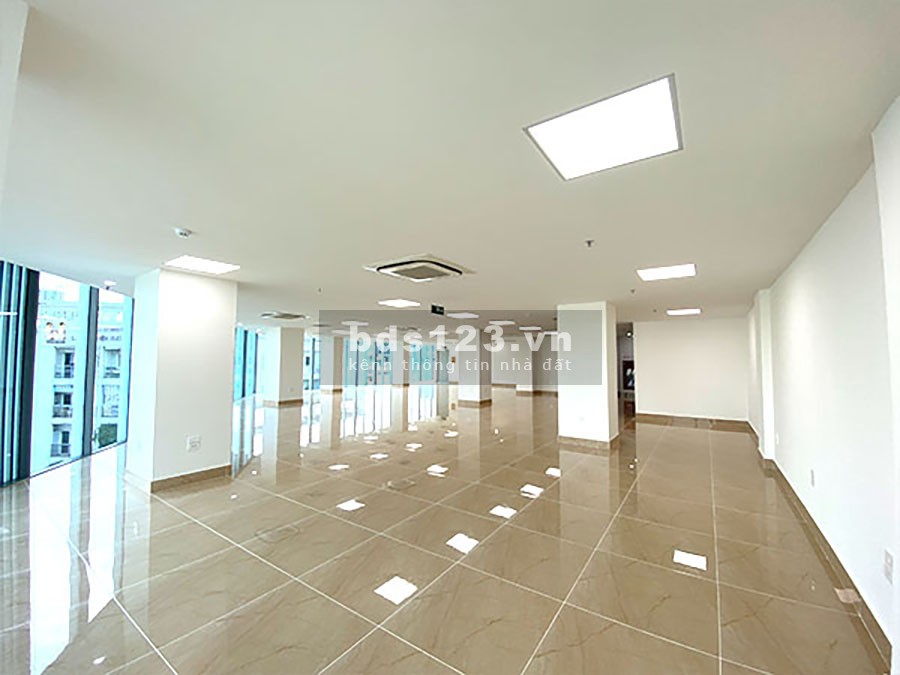 Cho Thuê Tòa Văn Phòng VIP 11 Tầng MP Trần Thái Tông.DT 315m2. Lô Góc. Giá 700tr/th