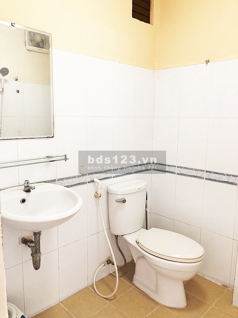 Cho thuê căn chung cư 80m2, 2p ngủ, máy lạnh ở P11, Phú Nhuận. giá 12,5tr