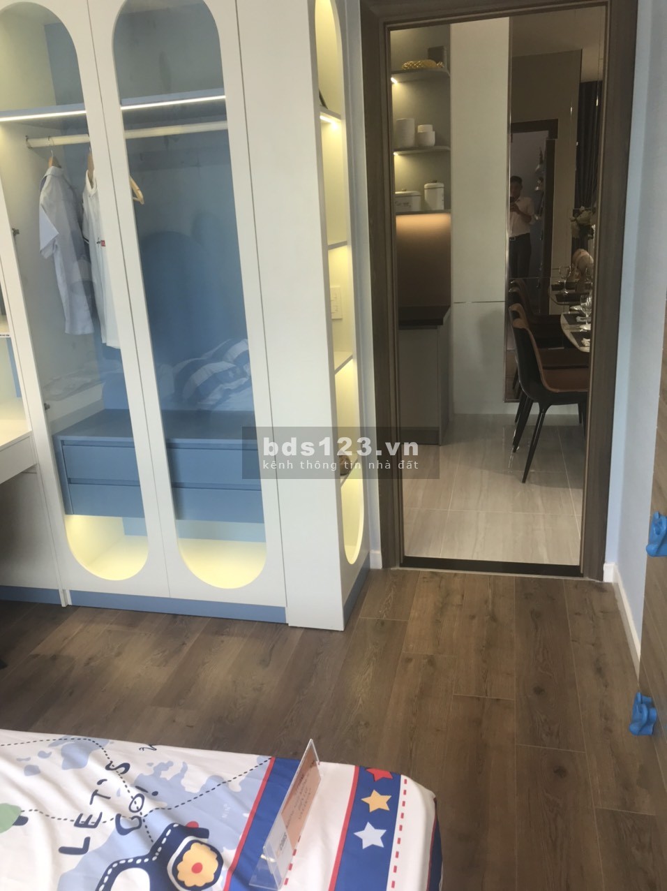 Cần bán lại căn chung cư 53m2, 2PN 2WC giá 1.5tỷ Bcons Plaza. Tặng nội thất 230tr