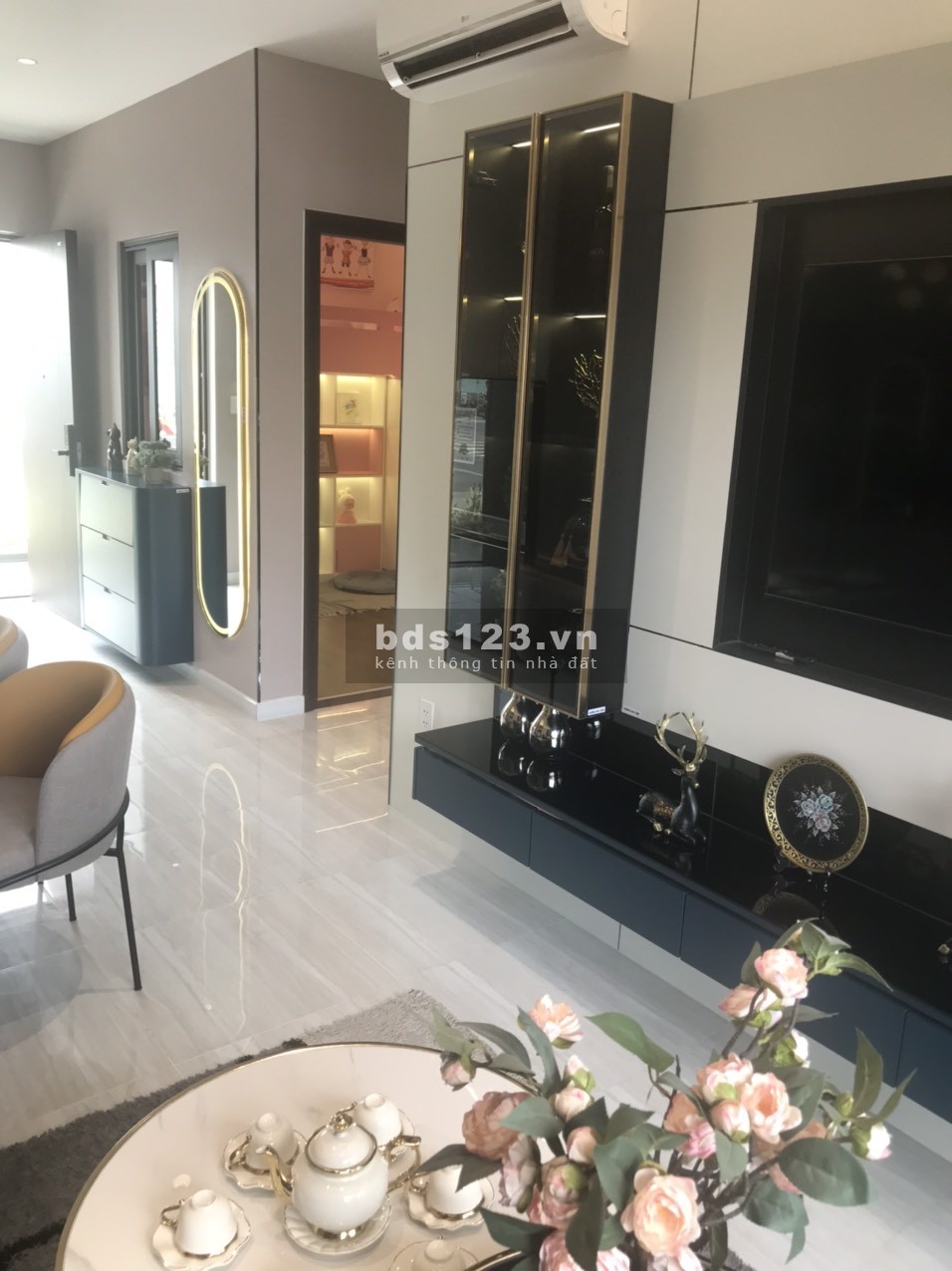 Cần bán lại căn chung cư 53m2, 2PN 2WC giá 1.5tỷ Bcons Plaza. Tặng nội thất 230tr