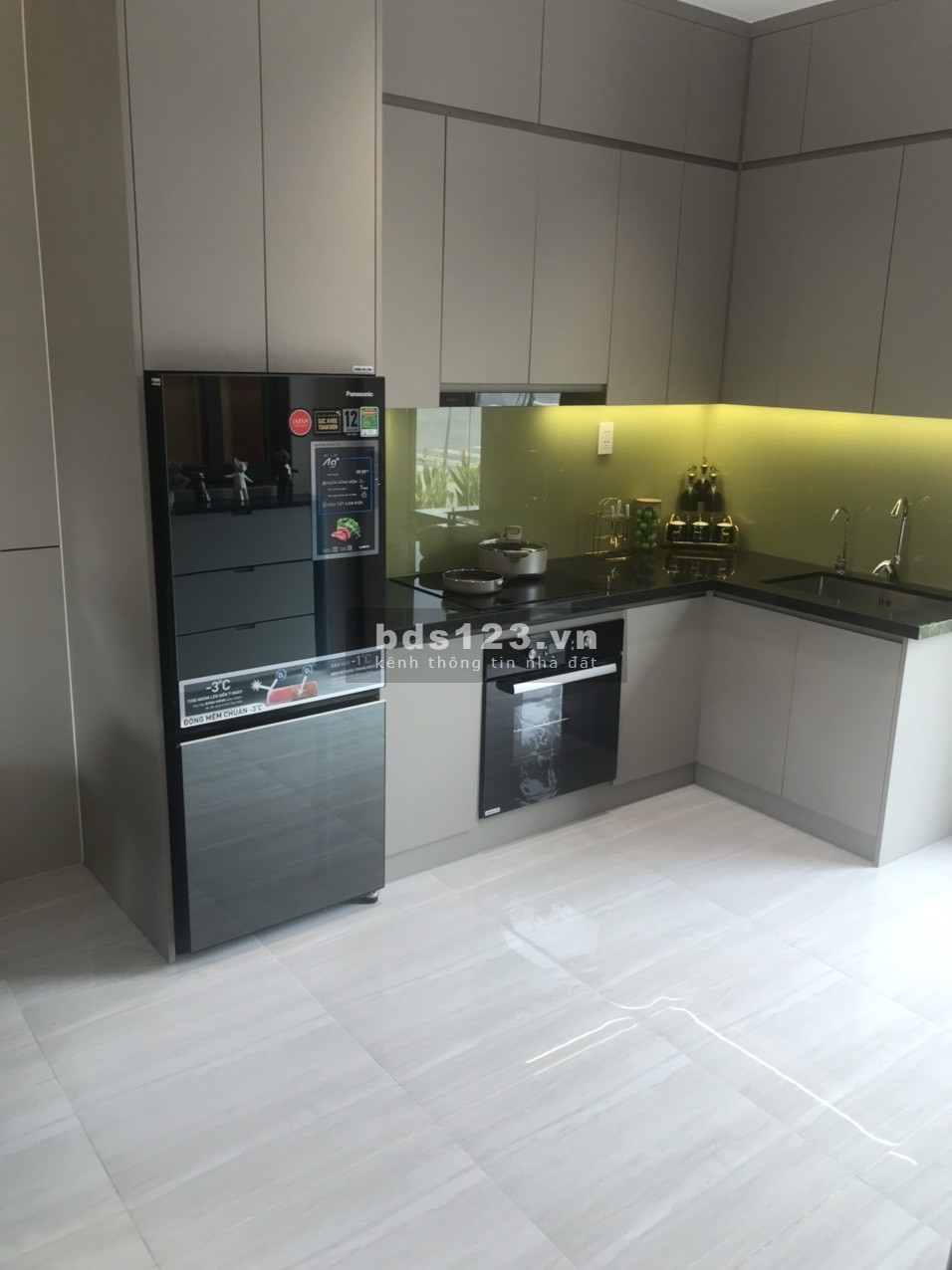 Cần bán lại căn chung cư 53m2, 2PN 2WC giá 1.5tỷ Bcons Plaza. Tặng nội thất 230tr