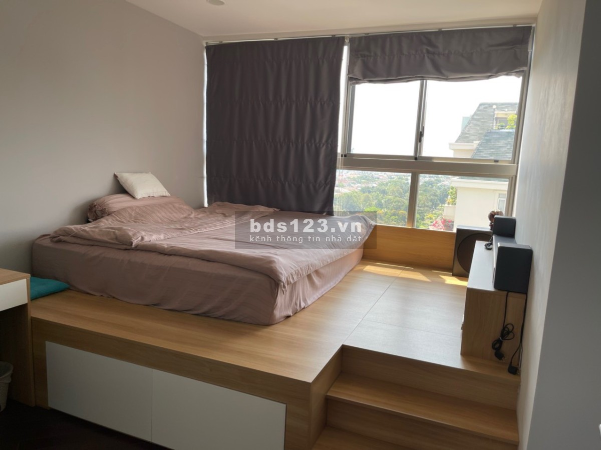 Bán CH Midtow, PMH,Q7, dt:127m2, 3PN, 3WC, 2 ban công, view Đông Nam, giá:10.5 tỷ. LH: 0906611859