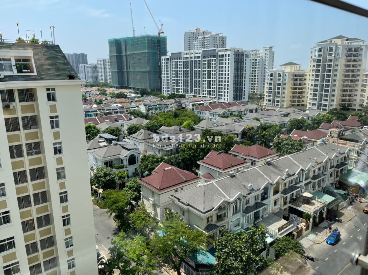 Bán CH Midtow, PMH,Q7, dt:127m2, 3PN, 3WC, 2 ban công, view Đông Nam, giá:10.5 tỷ. LH: 0906611859