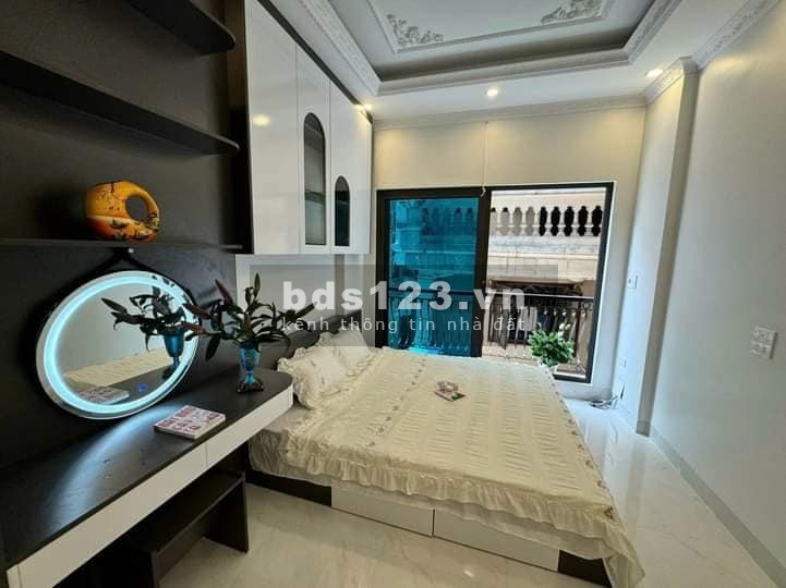 Bán Nhà Gần Đường Ngõ Rộng Lê Duẩn, Đống Đa 41m, 4 tầng, mt 3.2m, giá 7.55 tỷ.