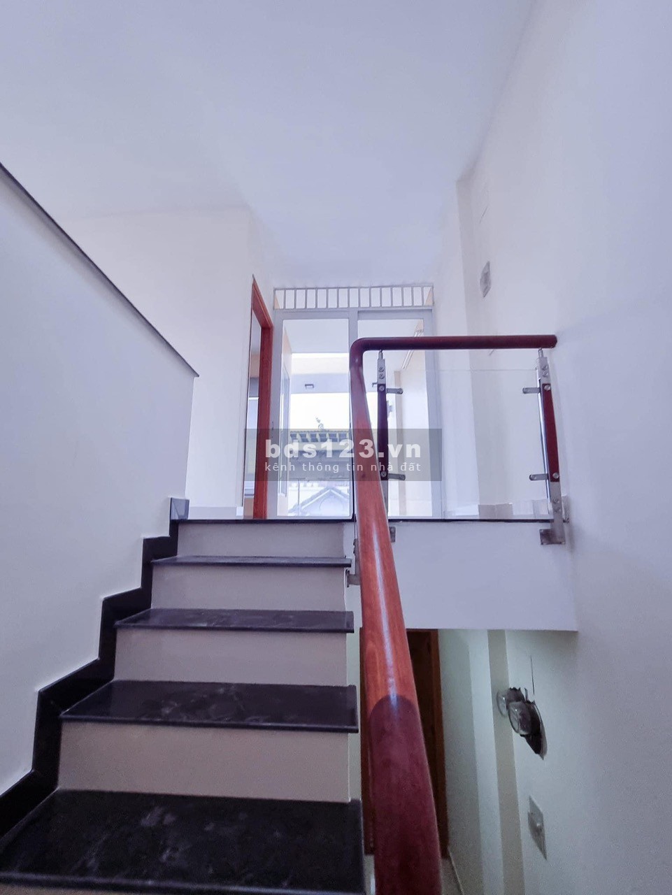 BÁN GẤP Nhà HXH 50m2, ngay đường Thống Nhất, P.10, Q. Gò Vấp