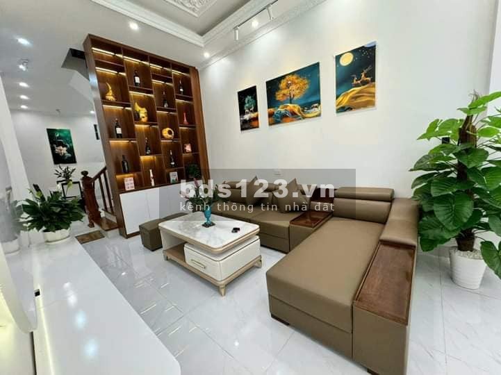 Bán Nhà Gần Đường Ngõ Rộng Lê Duẩn, Đống Đa 41m, 4 tầng, mt 3.2m, giá 7.55 tỷ.
