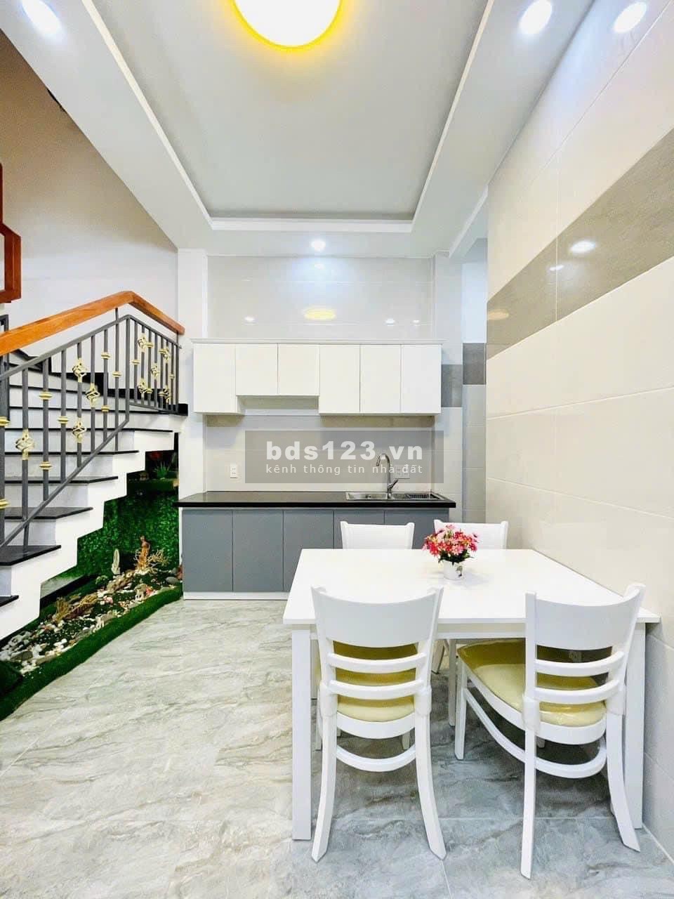 Nhà 36m2 1tỷ950 bán gấp đường Nguyễn Sỹ Sách P15 Tân Bình. Sổ hồng riêng