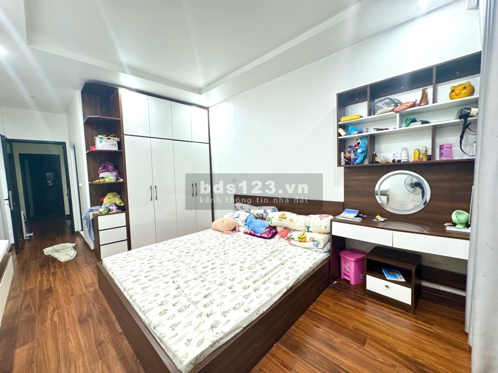 Bán nhà bồ đề dân xây 70m 4 tầng nhà đẹp nội thất xịn, nhà hai thoáng