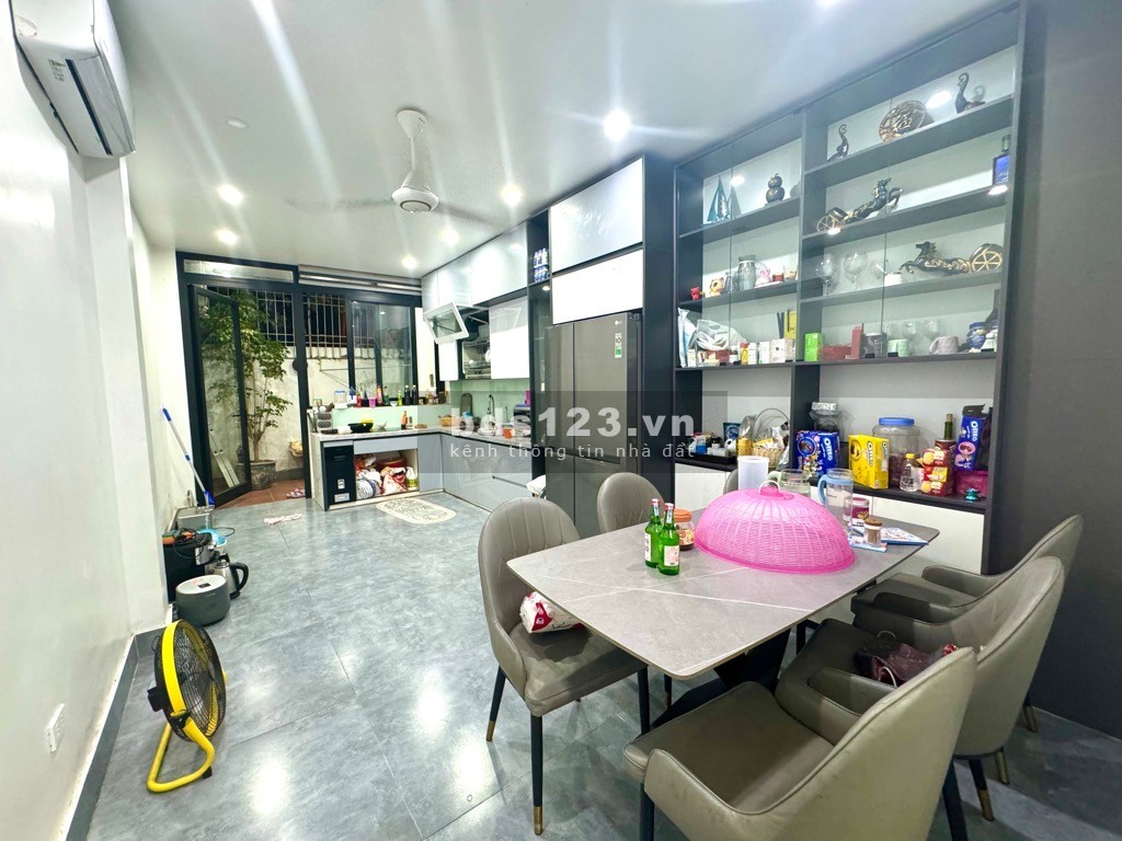 Bán nhà bồ đề dân xây 70m 4 tầng nhà đẹp nội thất xịn, nhà hai thoáng