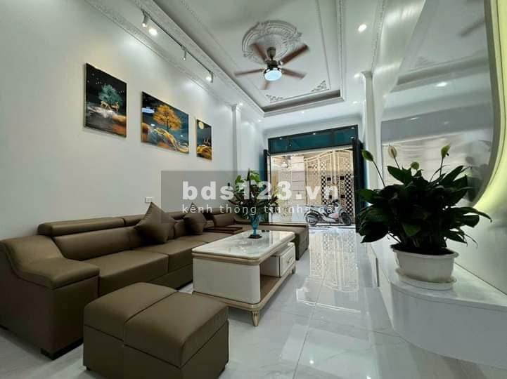 Bán Nhà Gần Đường Ngõ Rộng Lê Duẩn, Đống Đa 41m, 4 tầng, mt 3.2m, giá 7.55 tỷ.