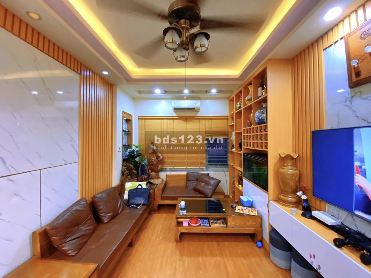 MẶT PHỐ - VỈA HÈ - KINH DOANH ĐỈNH - Ô TÔ TRÁNH - NHÀ ĐẸP CHẮC CHẮN - 2 THOÁNG